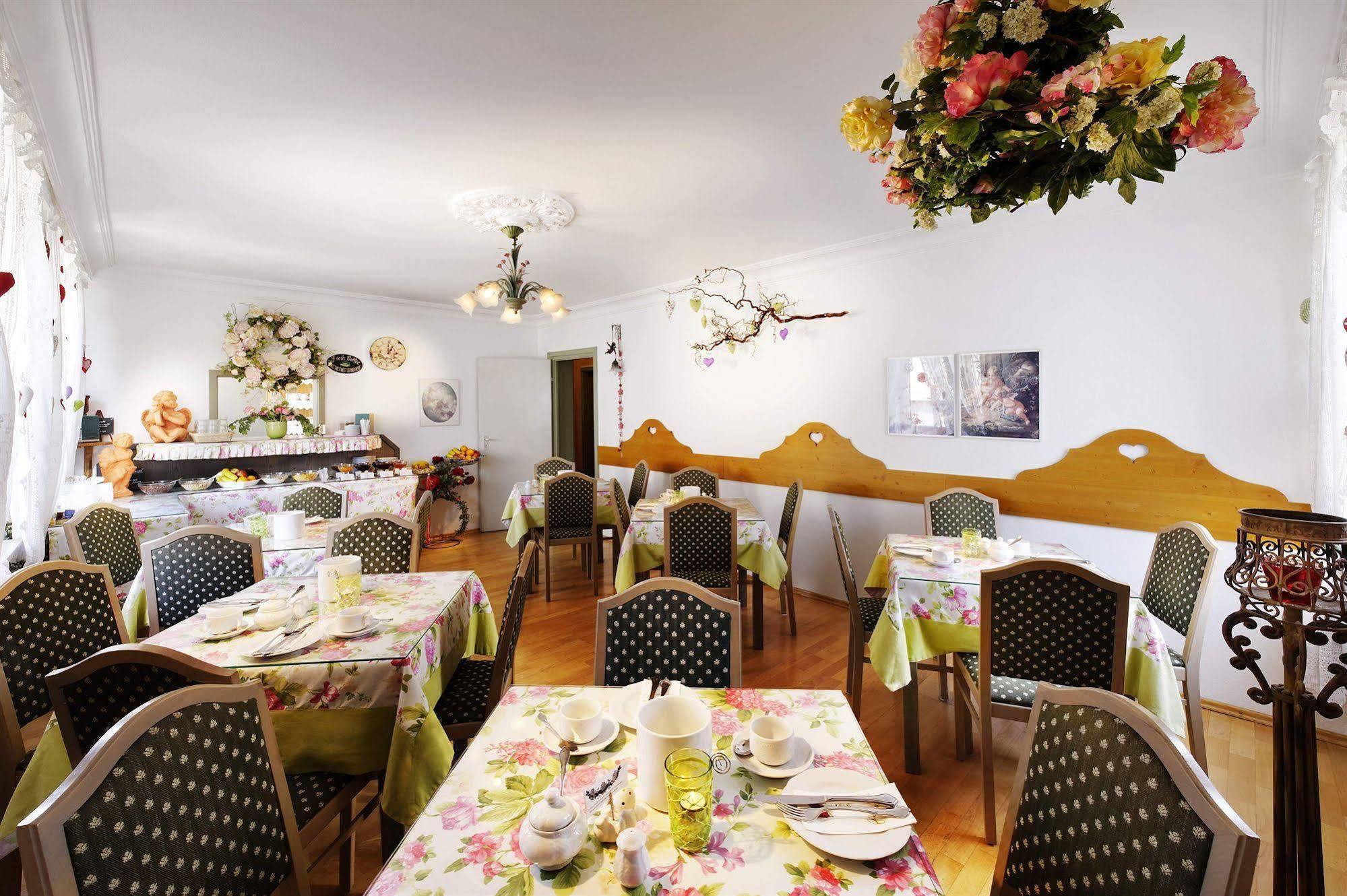 Hotel Monaco 3*
